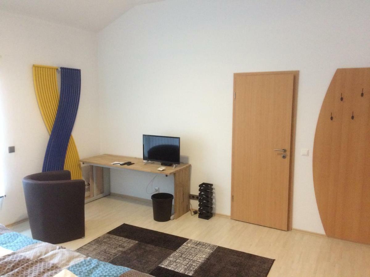 Pension Am Roemerhof Münzenberg Екстериор снимка